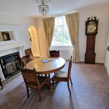 Cambus O' May Traditional Highland Hotel Ballater Room photo