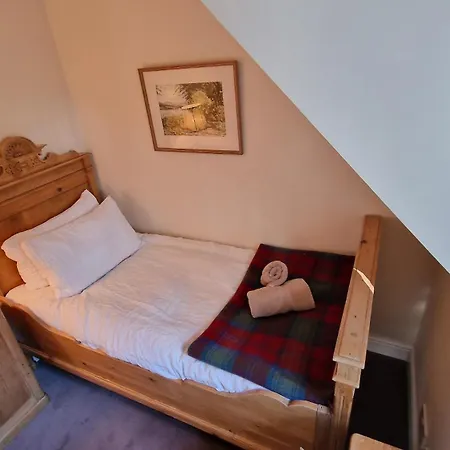 Cambus O' May Traditional Highland Hotel Ballater Room photo