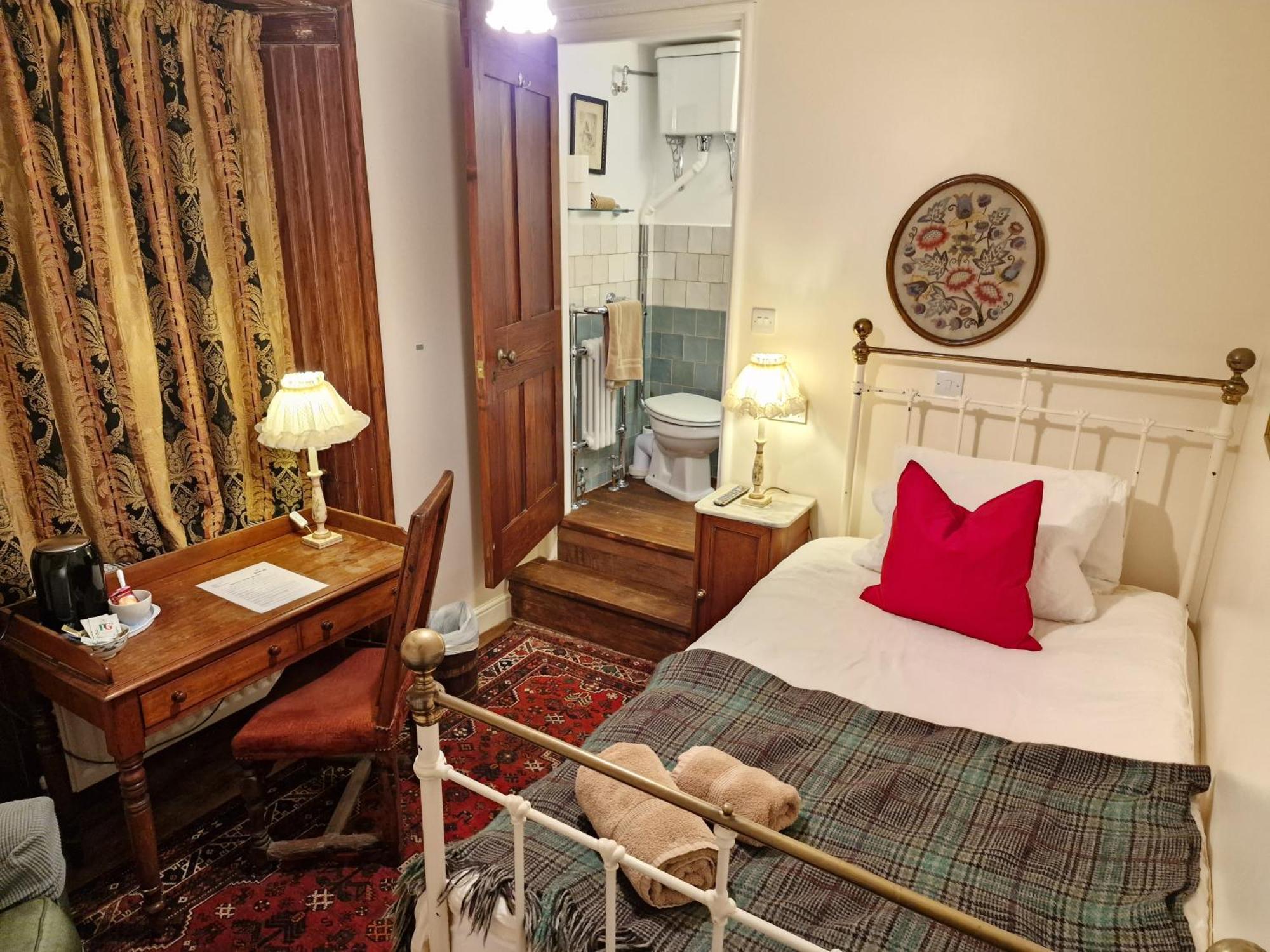 Hotel Cambus O' Traditional Highland