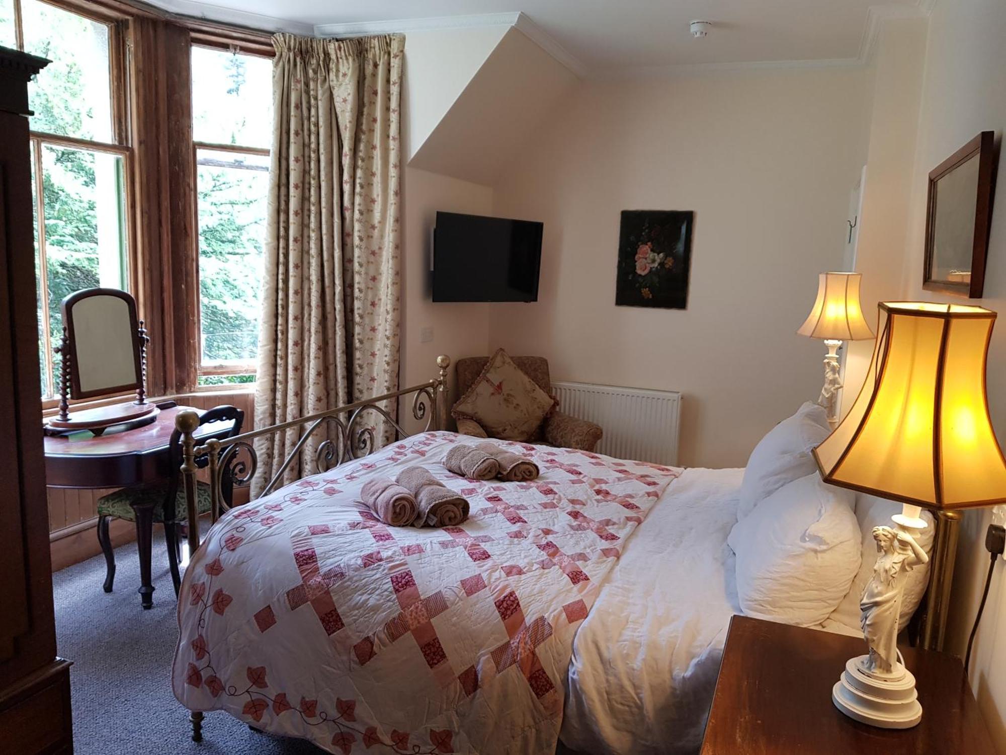 Cambus O' Traditional Highland Hotel Ballater