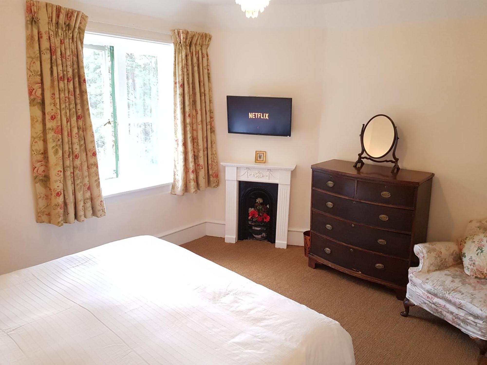 Hotel Cambus O' Traditional Highland