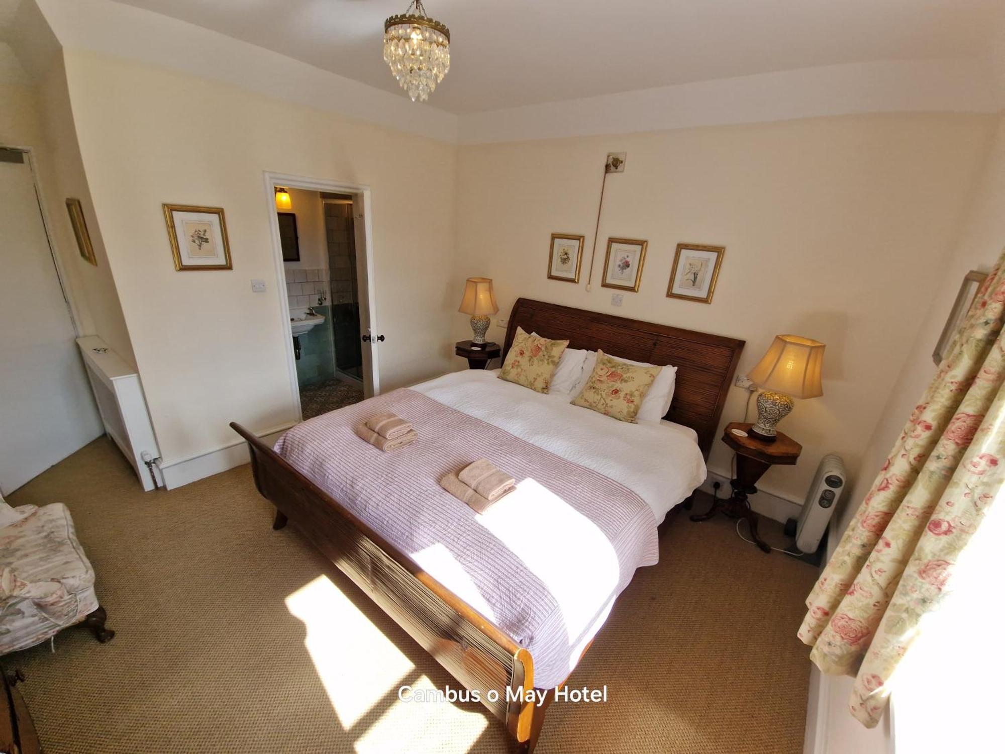 Cambus O' Traditional Highland Hotel