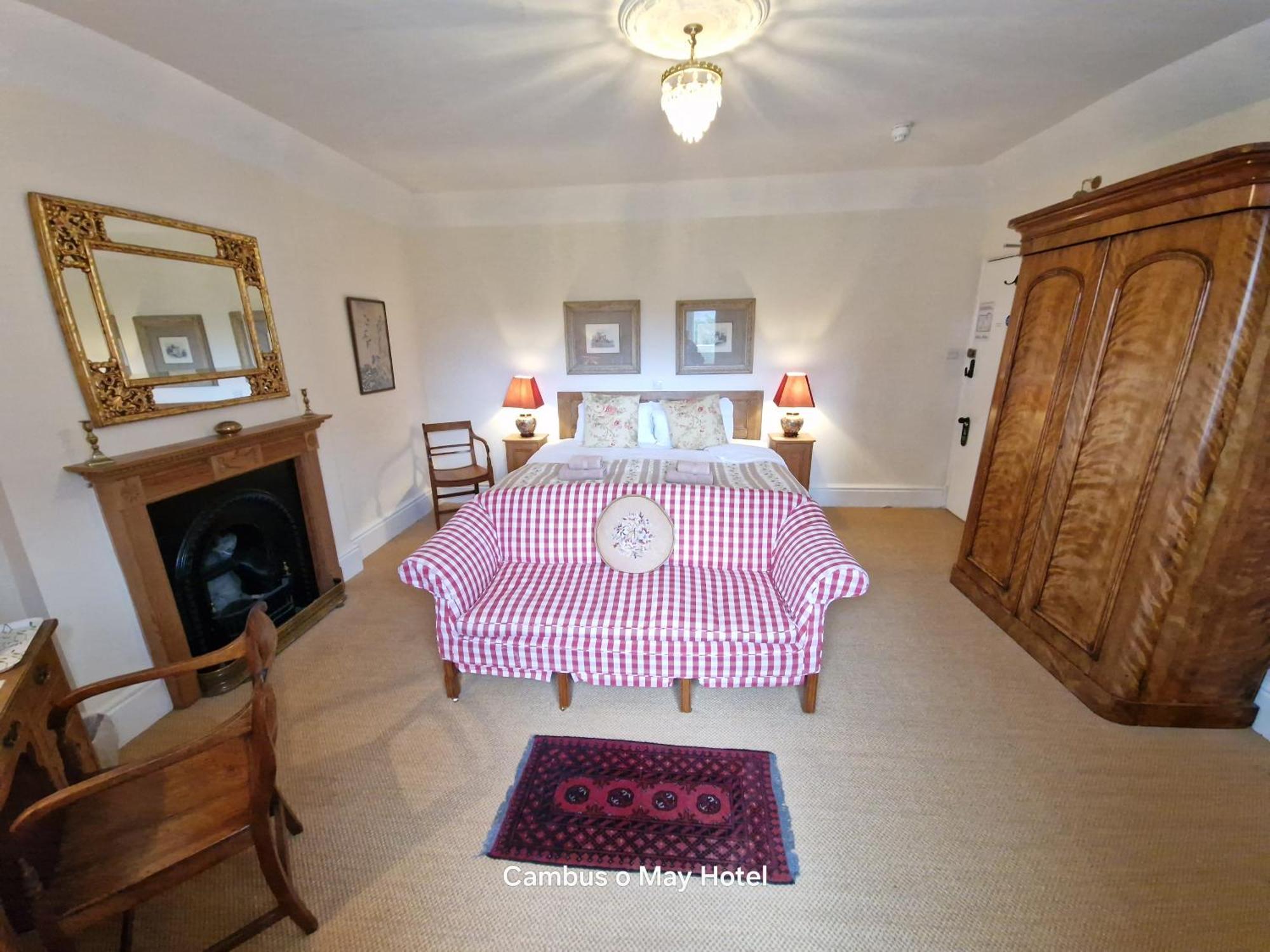 Hotel Cambus O' Traditional Highland *