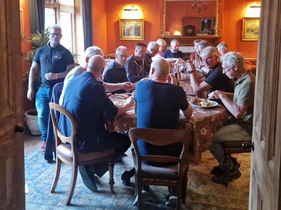 Cambus O' Traditional Highland Hotel *